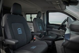 Ford Pro auf dem Caravan Salon: Ford Nugget mit Plug-in-H...