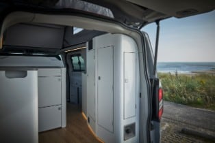 Ford Pro auf dem Caravan Salon: Ford Nugget mit Plug-in-H...