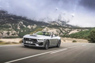 New Ford Mustang: a US Icon Reborn for a Connected World 