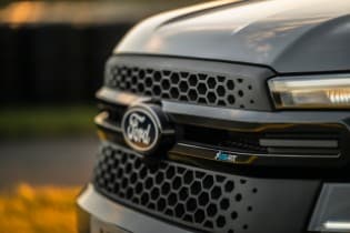 Ranger MS-RT - Conquer Grey - honeycomb grille