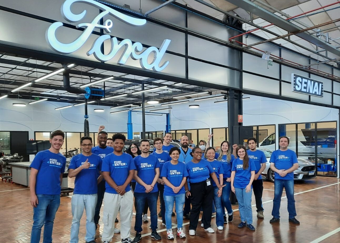 Ford oferece curso de tecnologia para pessoas de baixa renda