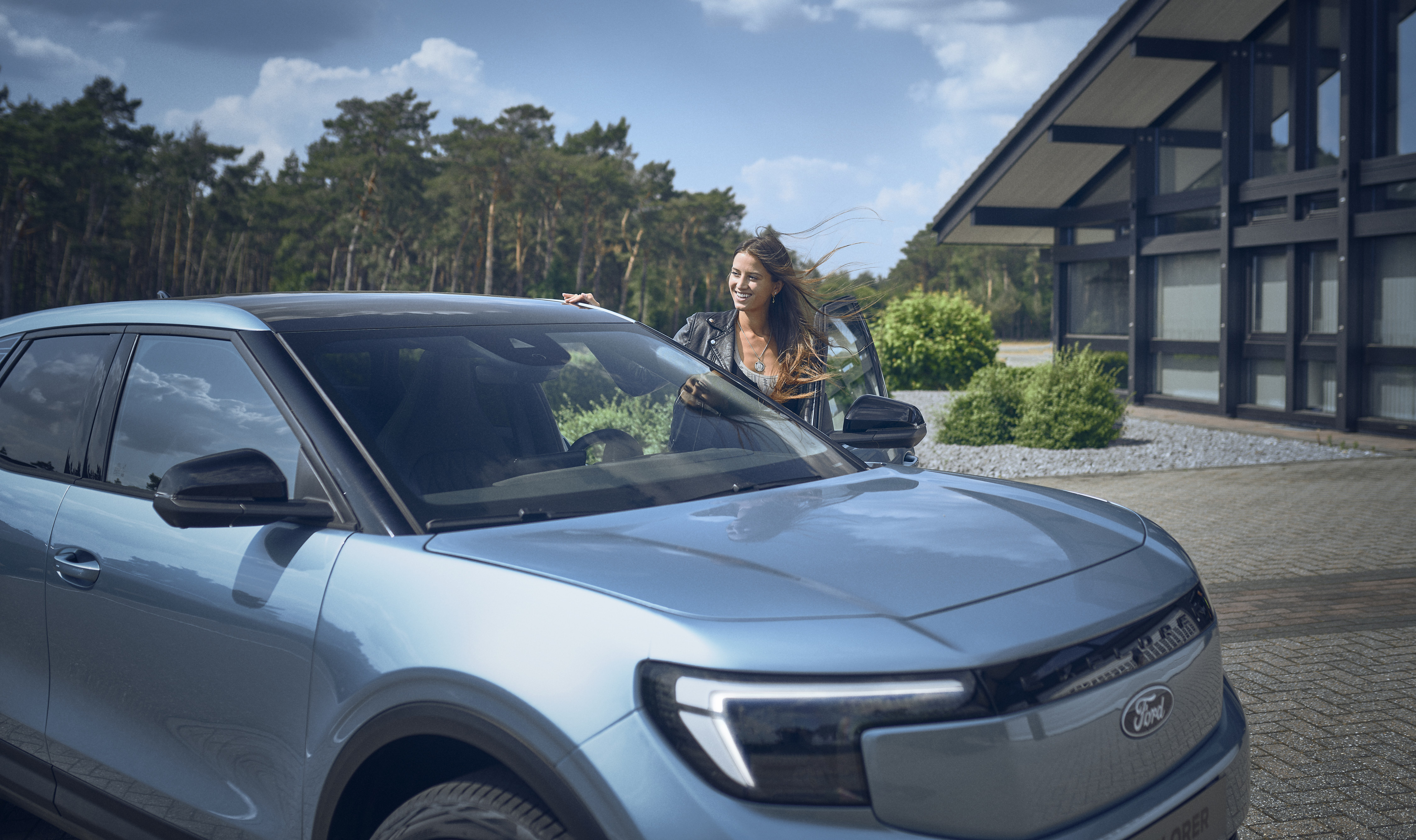 New Electric Ford Explorer Set to Charge Around The Globe with Record ...