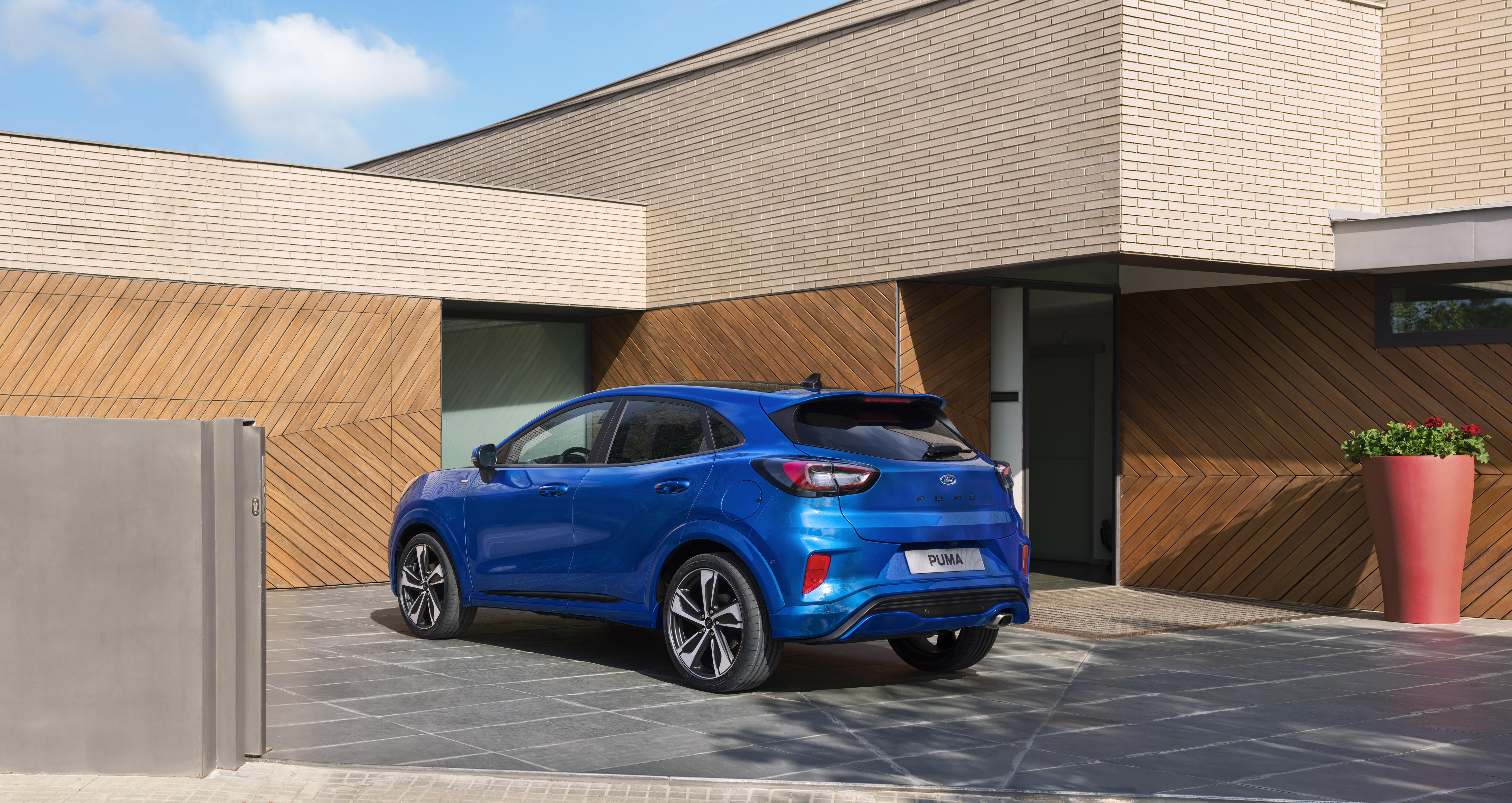 New Ford Puma Crossover Fuses Seductive Design, Best-In-Class Luggage  Capacity and Mild-Hybrid Fuel Efficiency | Ford of Europe | Ford Media  Center