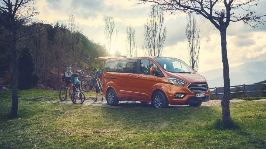 Ford Tourneo Custom People Mover Delivers Reduced Costs and Enhanced Drive with More Power and Mild-Hybrid Tech 