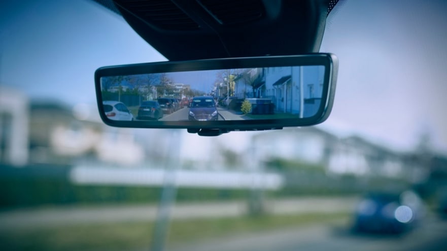 Ford ‘Smart Mirror’ Ensures Van Drivers Can Clearly See Cyclists, Pedestrians and Other Vehicles Behind