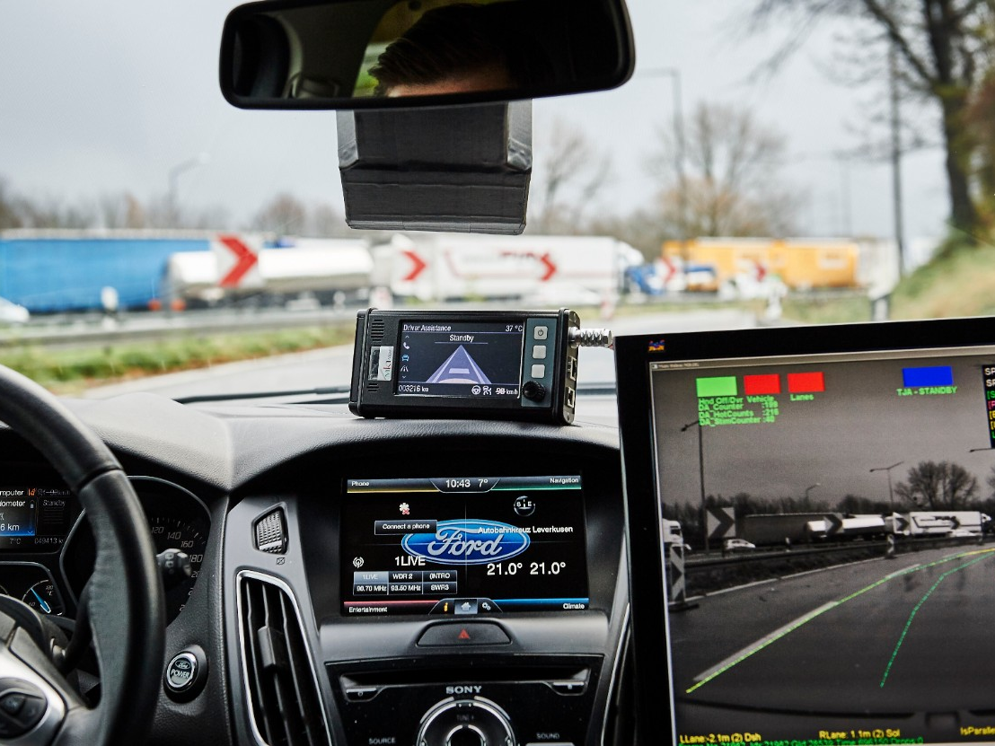 New Ford Autonomous Tech Turns Traffic Jams into Chill Time and Parks