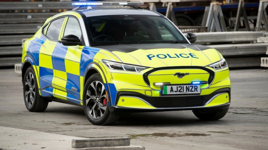 Plante træer privilegeret Danmark Red alert, blue lights? Green solution… with new Ford Mach-E police car |  Great Britain | Ford Media Center