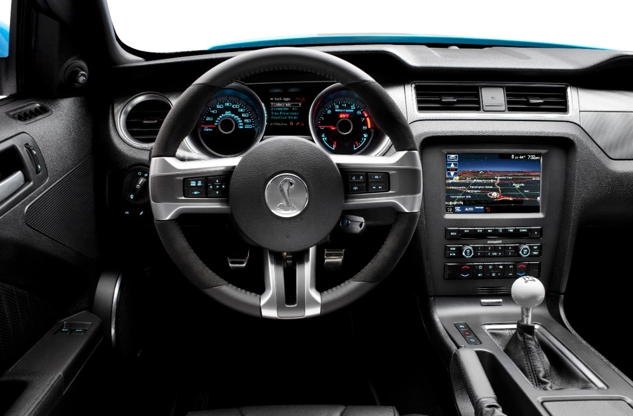 2013-Shelby-GT500-Steering-Wheel