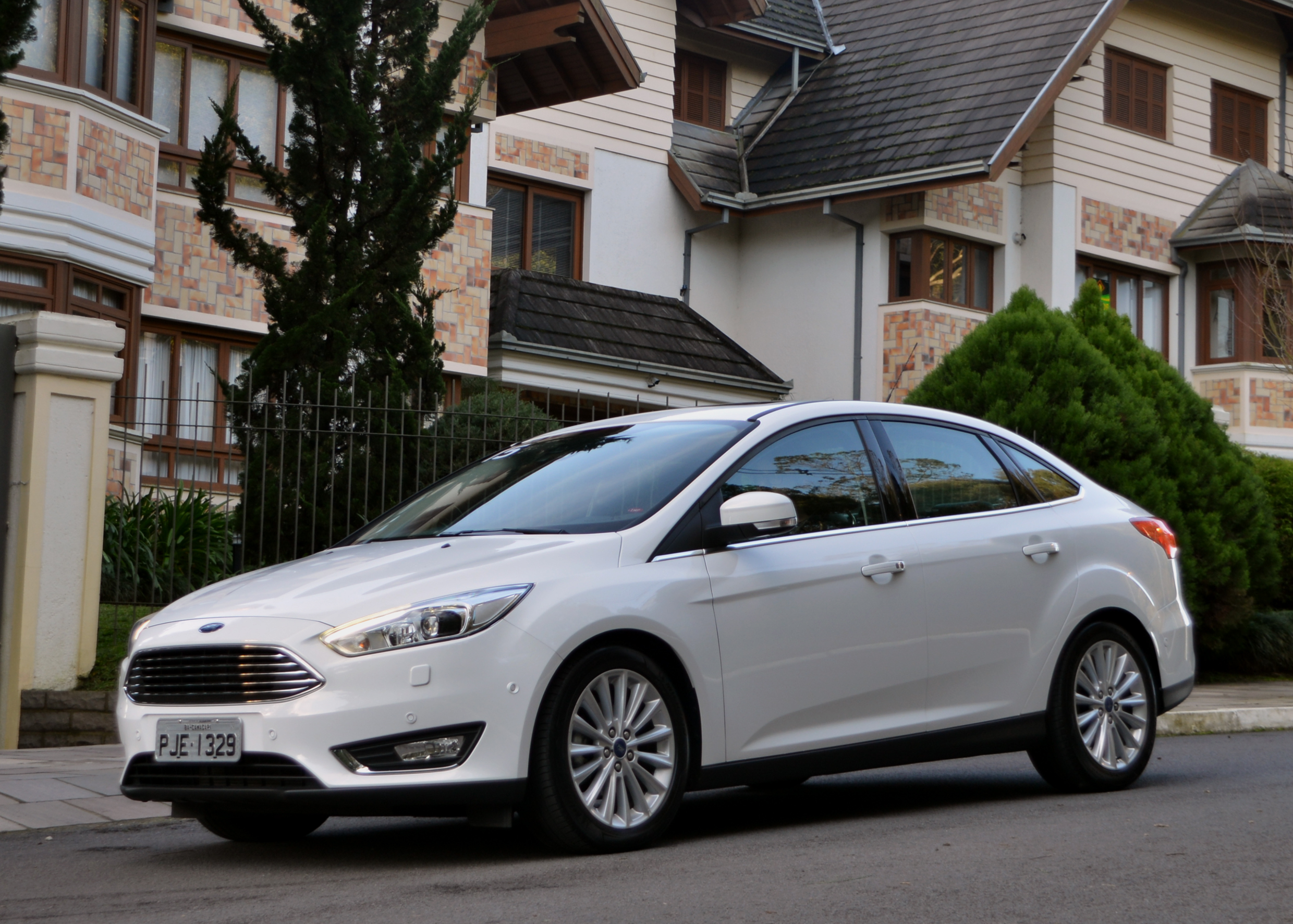 FORD LANÇA O FOCUS FASTBACK E INVESTE EM ESPORTIVIDADE, DESIGN