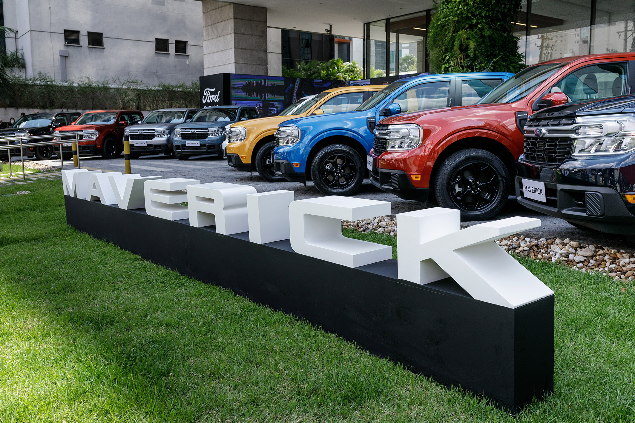 Ford expõe a Maverick na sua nova sede na Vila Olímpia, em São Paulo, Brazil, Português
