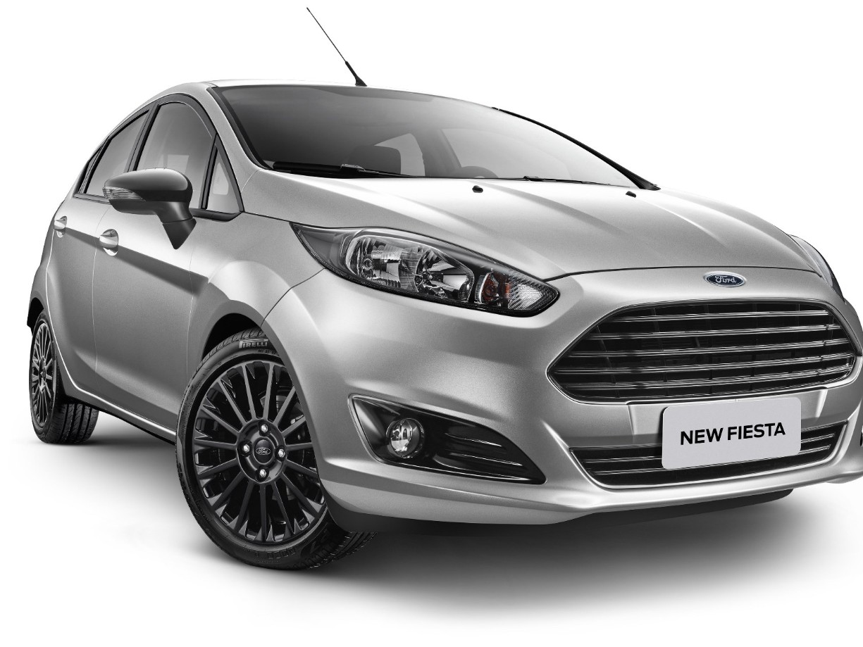 FORD LANÇA A LINHA FIESTA 2017 COM NOVAS VERSÕES STYLE E TITANIUM Brazil Português Sala de