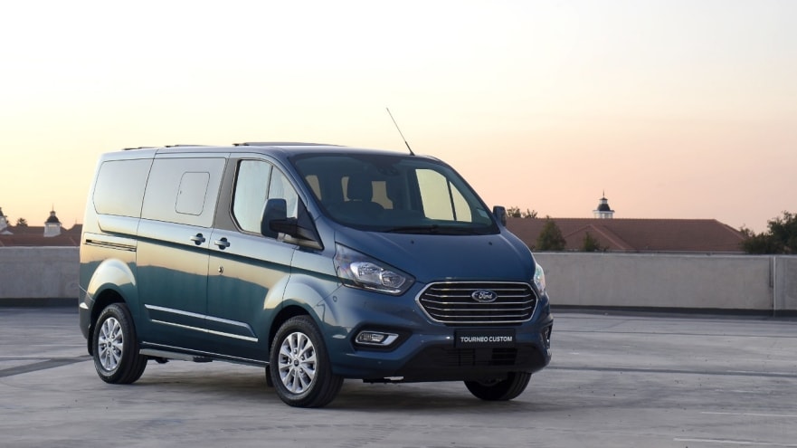 https://media.ford.com/content/fordmedia/img/za/en/news/2020/07/08/ford-tourneo-custom-range-expanded-with-new-engine--automatic-ge/jcr:content/image.img.881.495.jpg/1594201138911.jpg